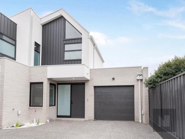 Brand New Townhouse Heart of Yarraville !