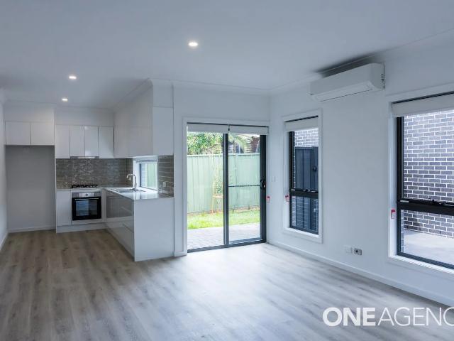 Brand new Townhouse In Oak Flats