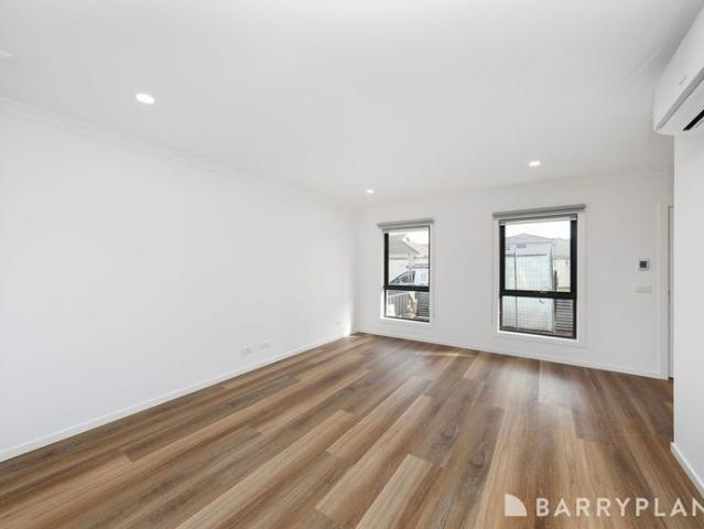 Brand New Townhouse in a Prime Sunshine North Location