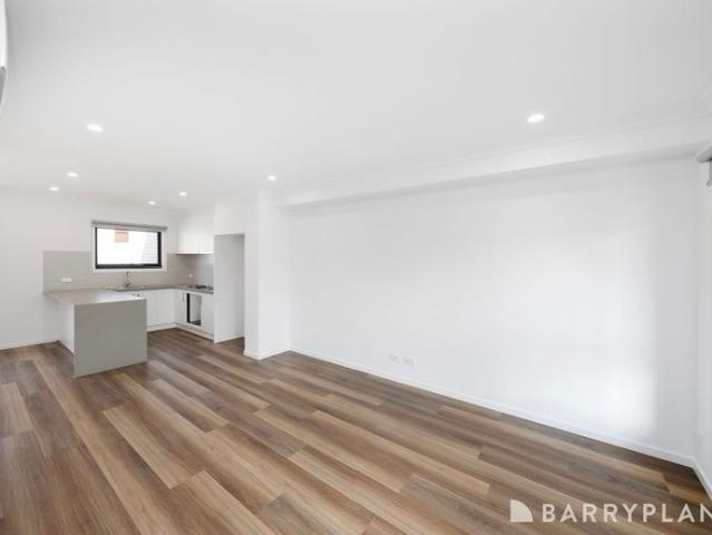 Brand New Townhouse in a Prime Sunshine North Location