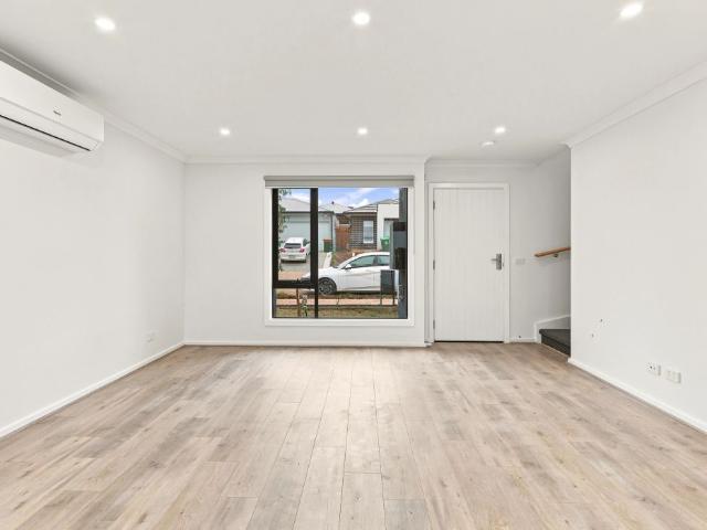 BRAND NEW TOWNHOUSE IN BACCHUS MARSH