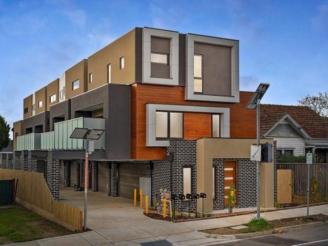 Brand New Townhouse in Prime Ringwood Location