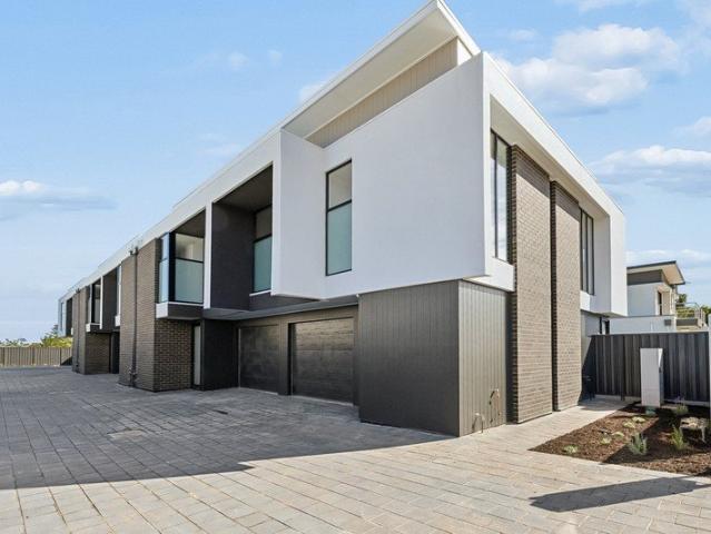 Brand New Townhouse in the Heart of Christies Beach
