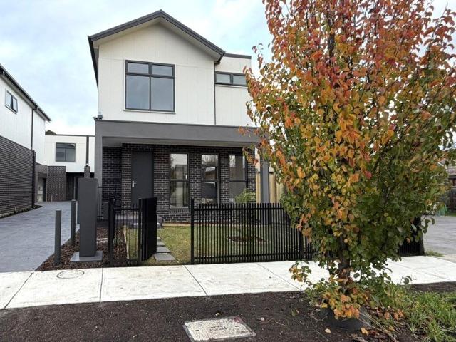 Brand New Townhouse Living with Two Private Ensuites