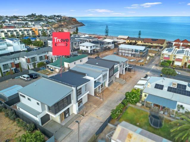 Brand New Townhouse Walking Distance to Christies Beach!