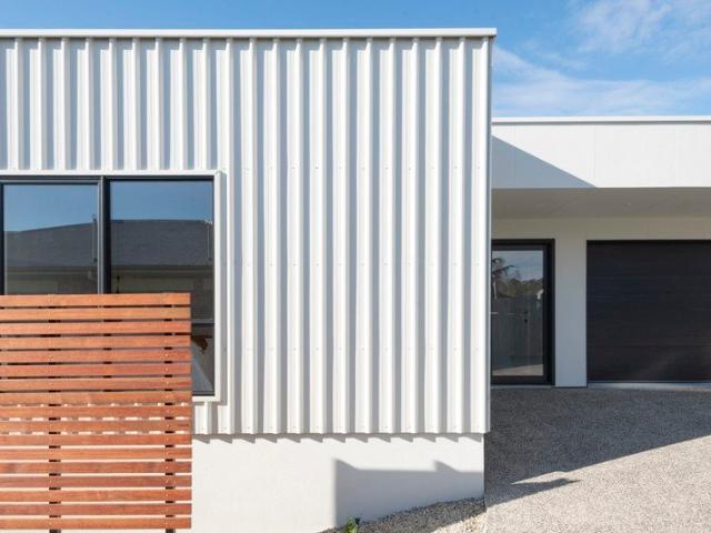Brand new townhouse with city views in quiet fringe location