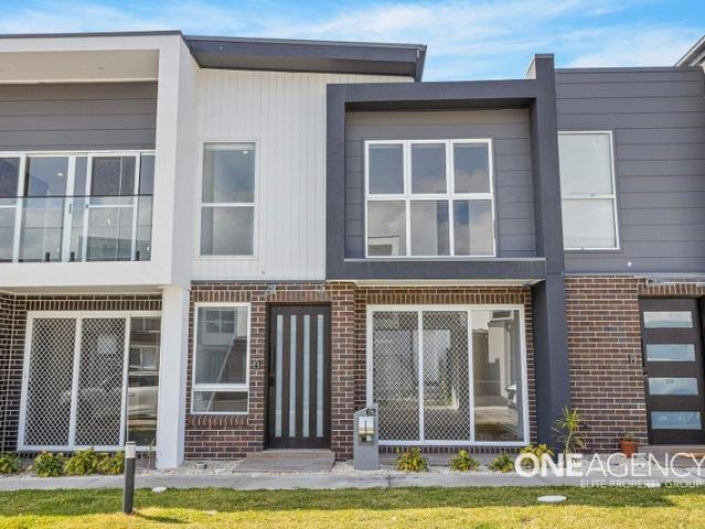 BRAND NEW TOWNHOUSE WITH SPACIOUS LIVING