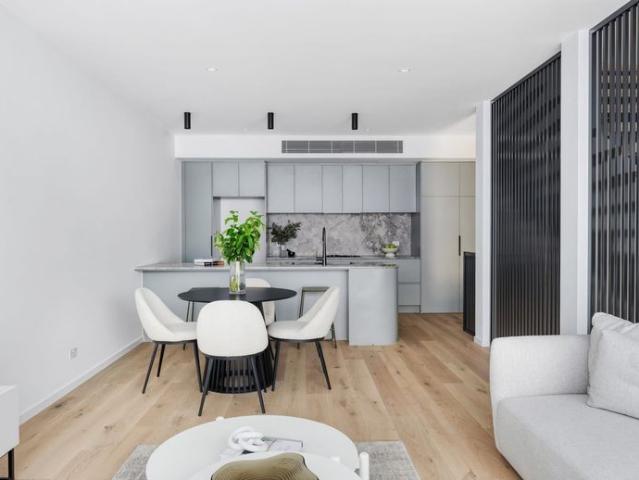 Brand New Townhouse with Rooftop Balcony Prime Brunswick West Location