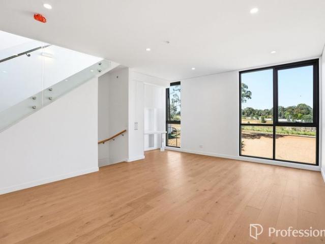 Top Floor Apartment with Private Rooftop Entertaining