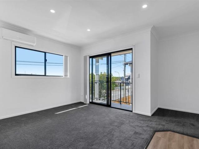 BRAND NEW TOP FLOOR UNFURNISHED STUDIO ONLY 1 REMAINS!