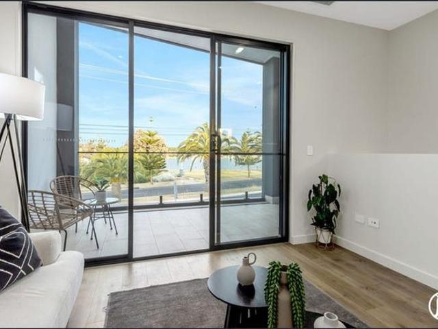 Brand new Tennyson home with lake views