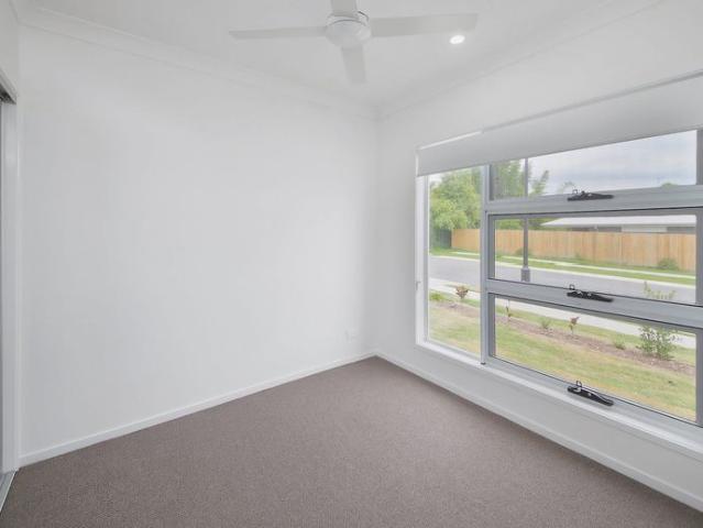 Brand New three beds, including Mater Bedroom, Ensuite in Greenbank