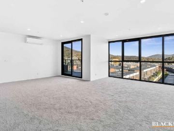 Brand New Three Bedroom Apartment In Prime Location