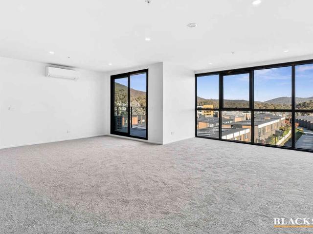 Brand New Three Bedroom Apartment In Prime Location