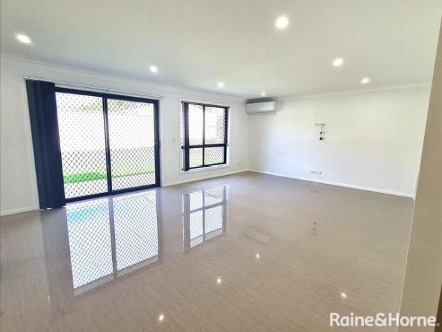 BRAND NEW THREE BEDROOM FAMILY HOME IN INGLEBURN FOR LEASE!