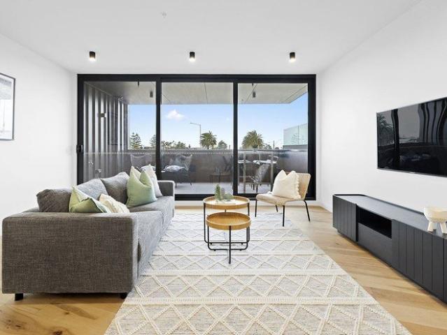 Brand New Three bedroom plus study!