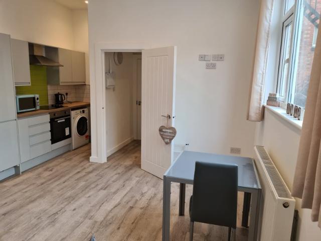 Brand New Two Bed Furnished Flat To Rent £800pcm