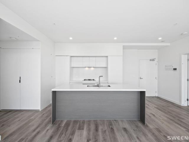 Brand new two bedroom two bathroom apartment with spectacular City and Bay views