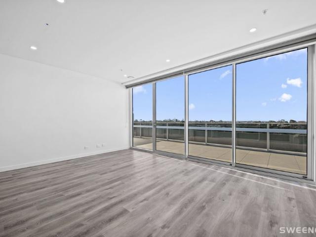 Brand new two bedroom two bathroom apartment with spectacular City and Bay views