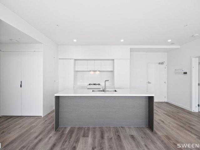 Brand new two bedroom two bathroom apartment with spectacular City and Bay views