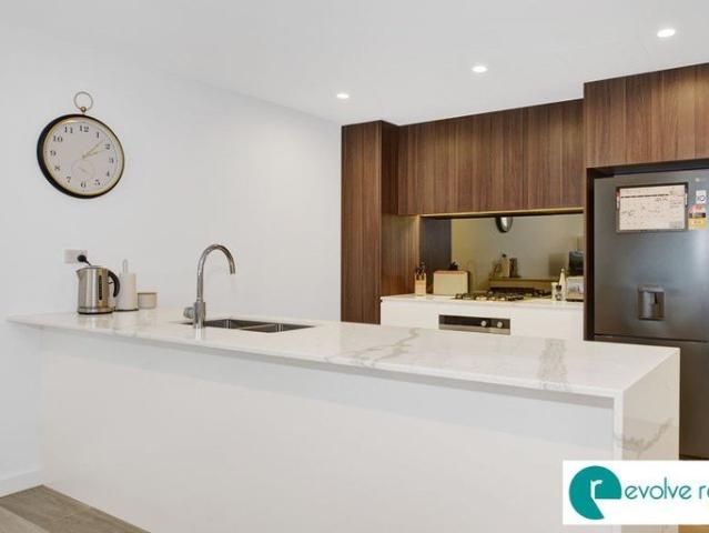 Brand New Ultra Modern Living Unit In Prime Location Of Schofields !