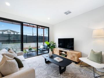 Brand New Upmarket Townhouse