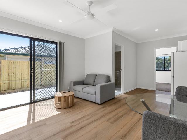 ULTRA MODERN, FURNISHED ZILLMERE STUDIO! SPACIOUS IN DESIGN