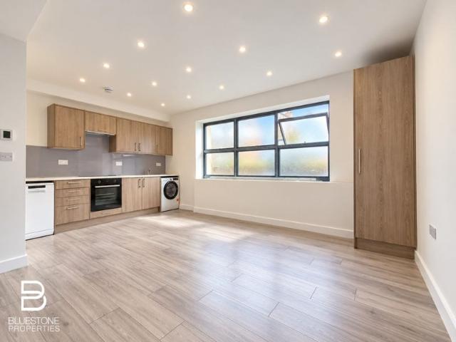 Brand New*Large Studio Apartments*Wallington SM6