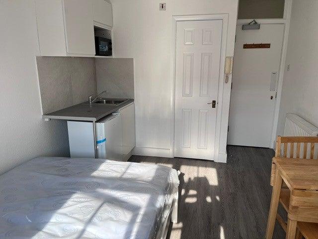 Brand Newly Refurbished Studio Inclusive Of Bills