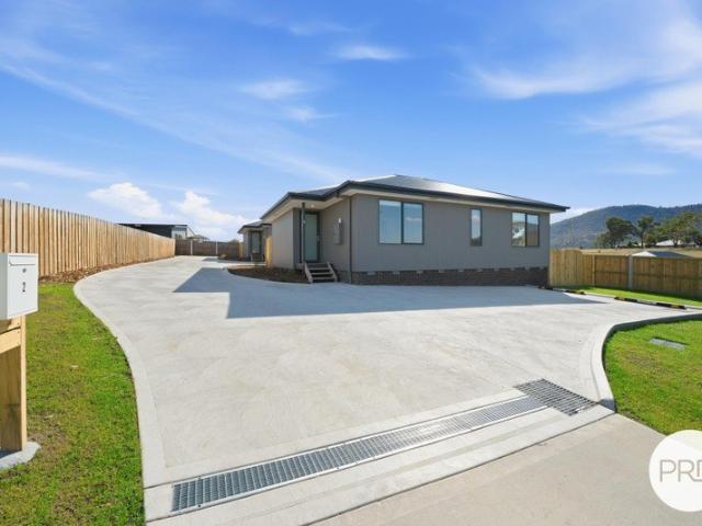 Brand Spankin New, in a Prime New Norfolk Location!