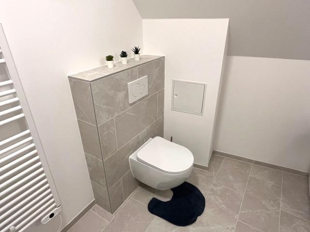 BRANDNEW HOME WITH BALCONY AND AIR CON, Vienna Amsterdam Apartments for Rent