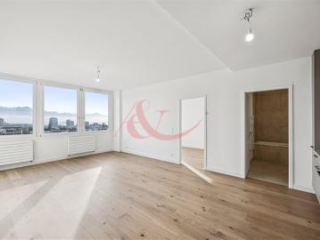 Brandneue 3,5 Zimmer Wohnung
