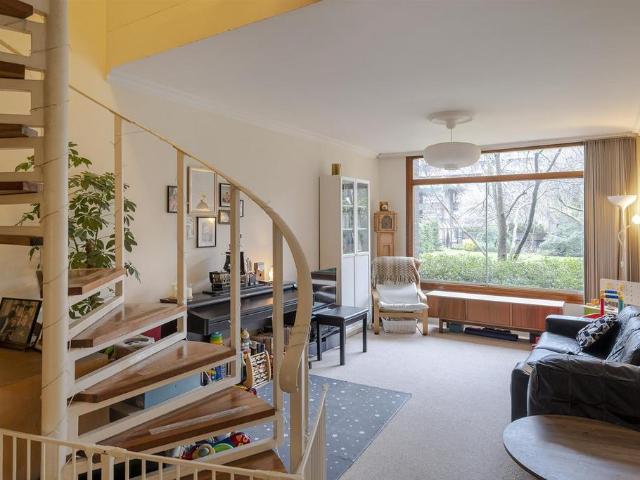Brandon Mews, London EC2Y 1 bed duplex to rent £2,550 pcm £588 pw