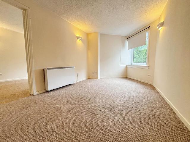 Brandon House, The Furlongs, Hamilton ML3, 1 bed flat to rent, £625 pcm | PrimeLocation
