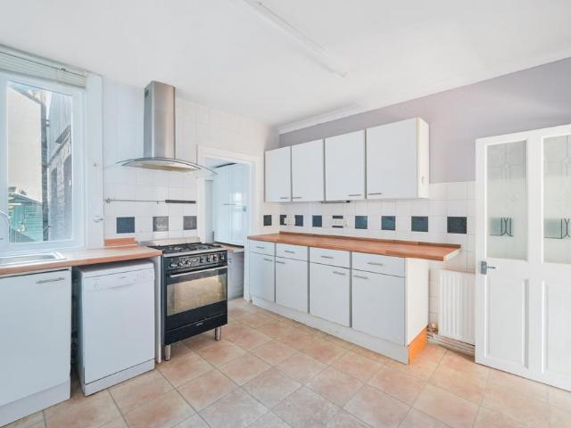 Brandon Road, Sutton SM1 3 bed terraced house to rent £2,150 pcm £496 pw