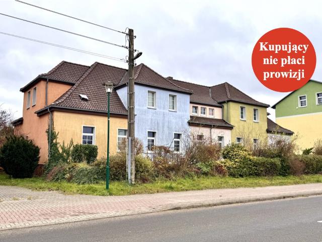 Dom wielorodzinny z 5 mieszkaniami, garażami i modernizacją! polecam!