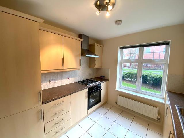 Brandwood Crescent, Birmingham B30, 2 bed flat to rent, £1,000 pcm | PrimeLocation