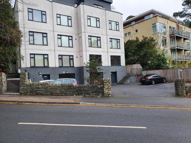 Branksome Wood Road, Town Centre 1 bed flat to rent £925 pcm £213 pw