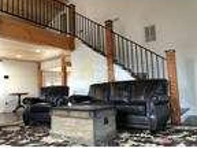 Branson West 4 bedrooms 2 bathrooms wooded waterfront home