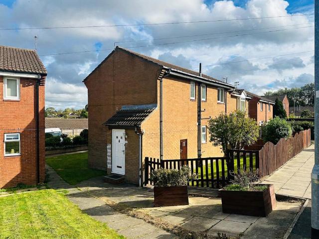 Bransby Court, Farsley 1 bed apartment to rent £750 pcm £173 pw