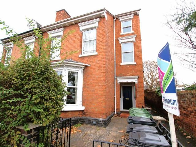 Bransford Road, Worcester WR2 7 bed semi detached house to rent £659 pcm £152 pw