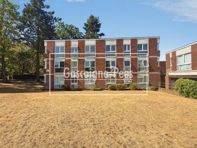 Brantwood Gardens, West Byfleet, KT14 2 bed flat to rent £1,500 pcm £346 pw