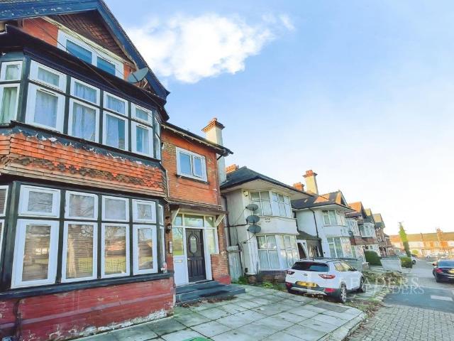 Brantwood Road, Luton, Bedfordshire, LU1 Studio to rent £850 pcm £196 pw
