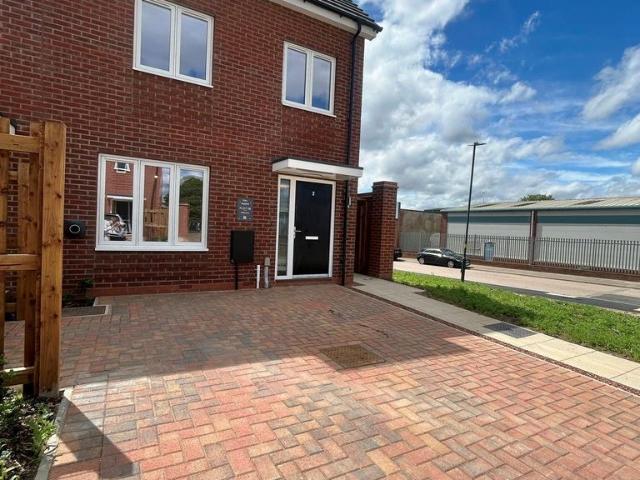 Brass lane, Birmingham, B1 3 bed house to rent £1,900 pcm £438 pw