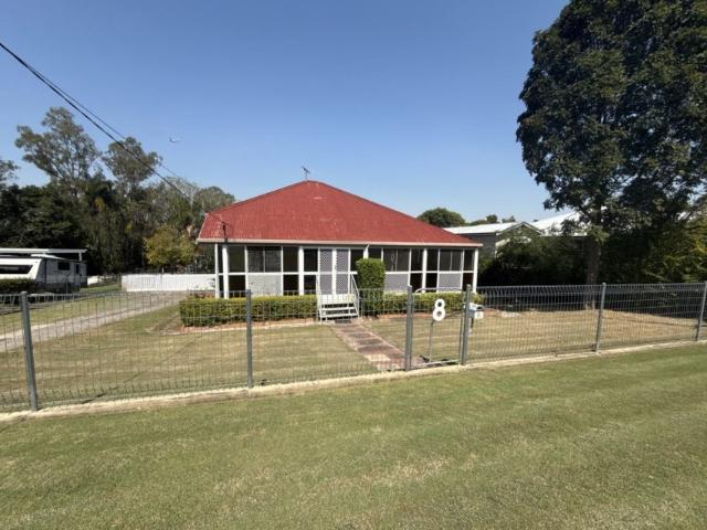 Brassall, 8 Shelley Street