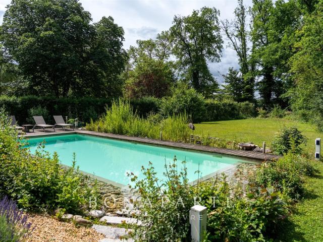 Bretigny – Propriete De Caractere Avec Piscine 189m² Prévessin Moëns