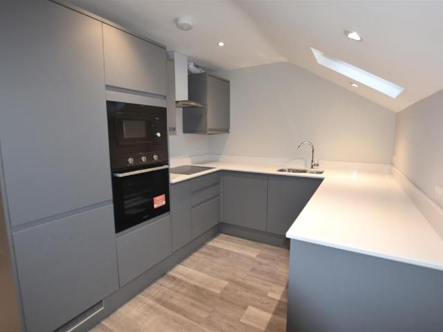 Brett Villas, London W3, 2 bed property to rent, £2,200 pcm | PrimeLocation