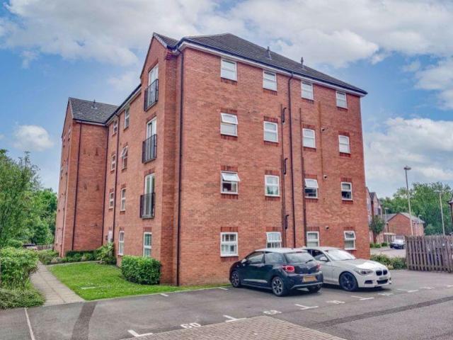Brett Young Close, HALESOWEN, B63 2 bed flat to rent £895 pcm £207 pw