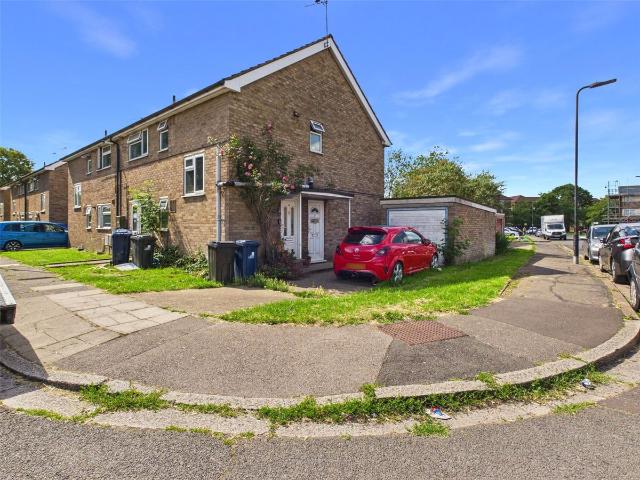 Brett Close, Middlesex UB5, 2 bed flat to rent, £1,600 pcm | PrimeLocation