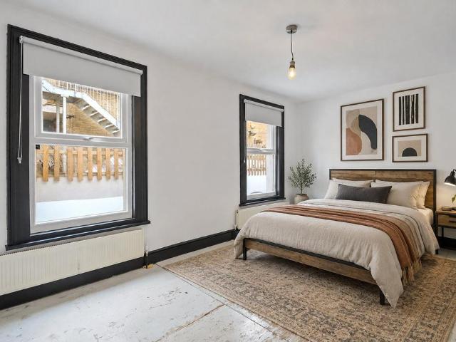 Brett Road, London, E8 3 bed apartment to rent £3,750 pcm £865 pw